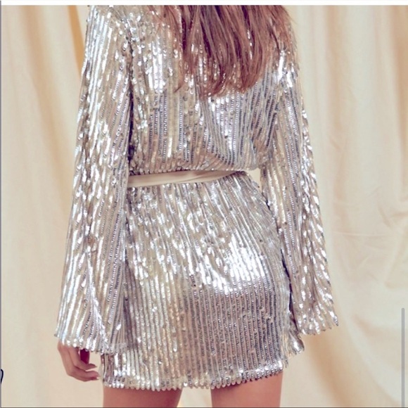 Sequin wrap dress - Picture 3 of 9